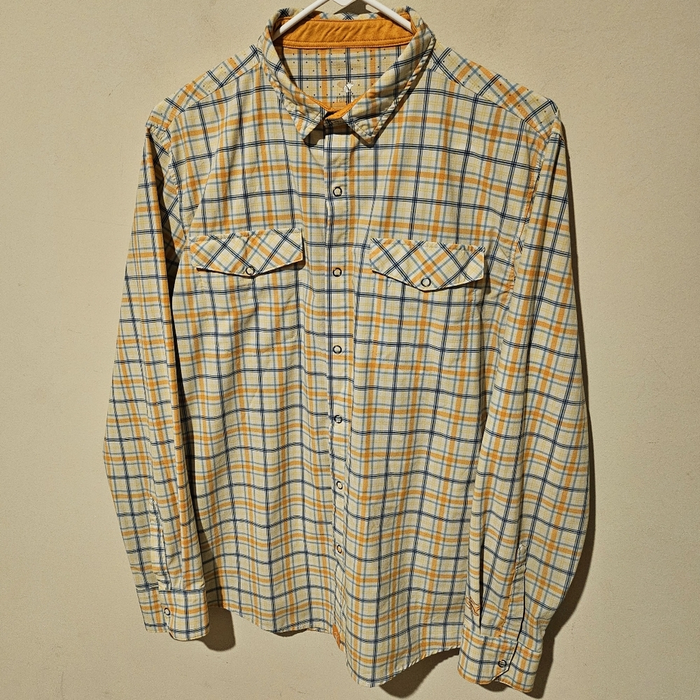 Rabbit Snap Button Performance Sleeve Shirt -  Size Medium